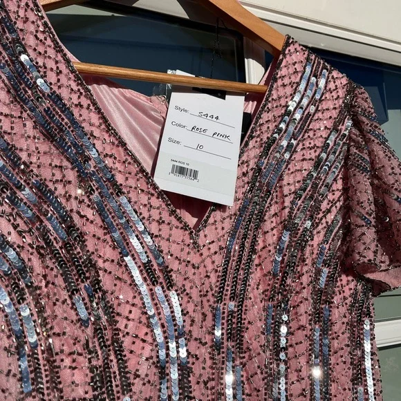 [NWT] MacDuggal STRIPE SEQUIN V-NECK GOWN SIZE 10 - Picture 4 of 10